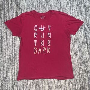 Nike Womens Size Medium Out Run the Dark Graphic T Shirt‎ Red Swoosh Logo Cotton